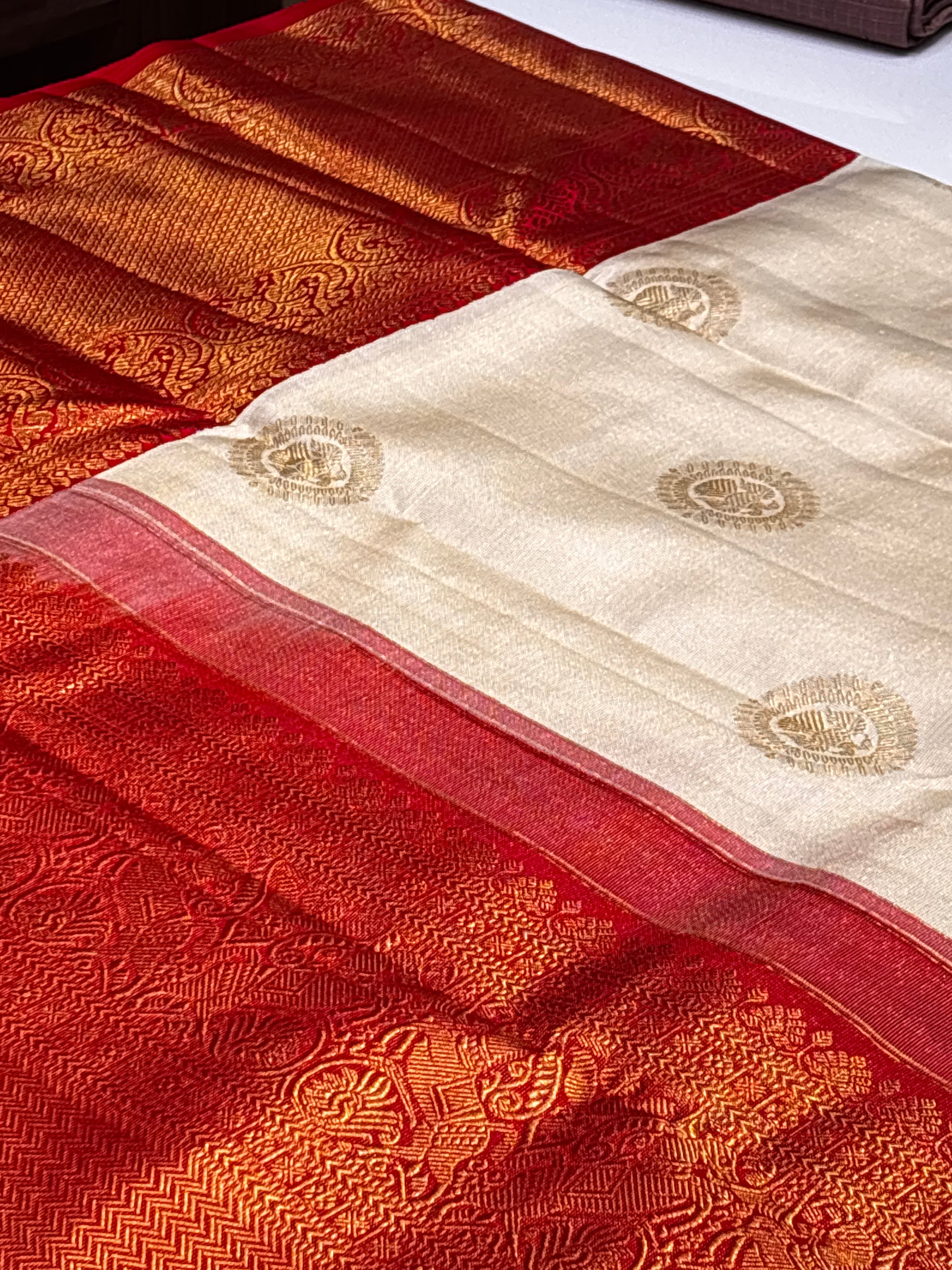 Vintage Kanchipuram with Chakra Buttas