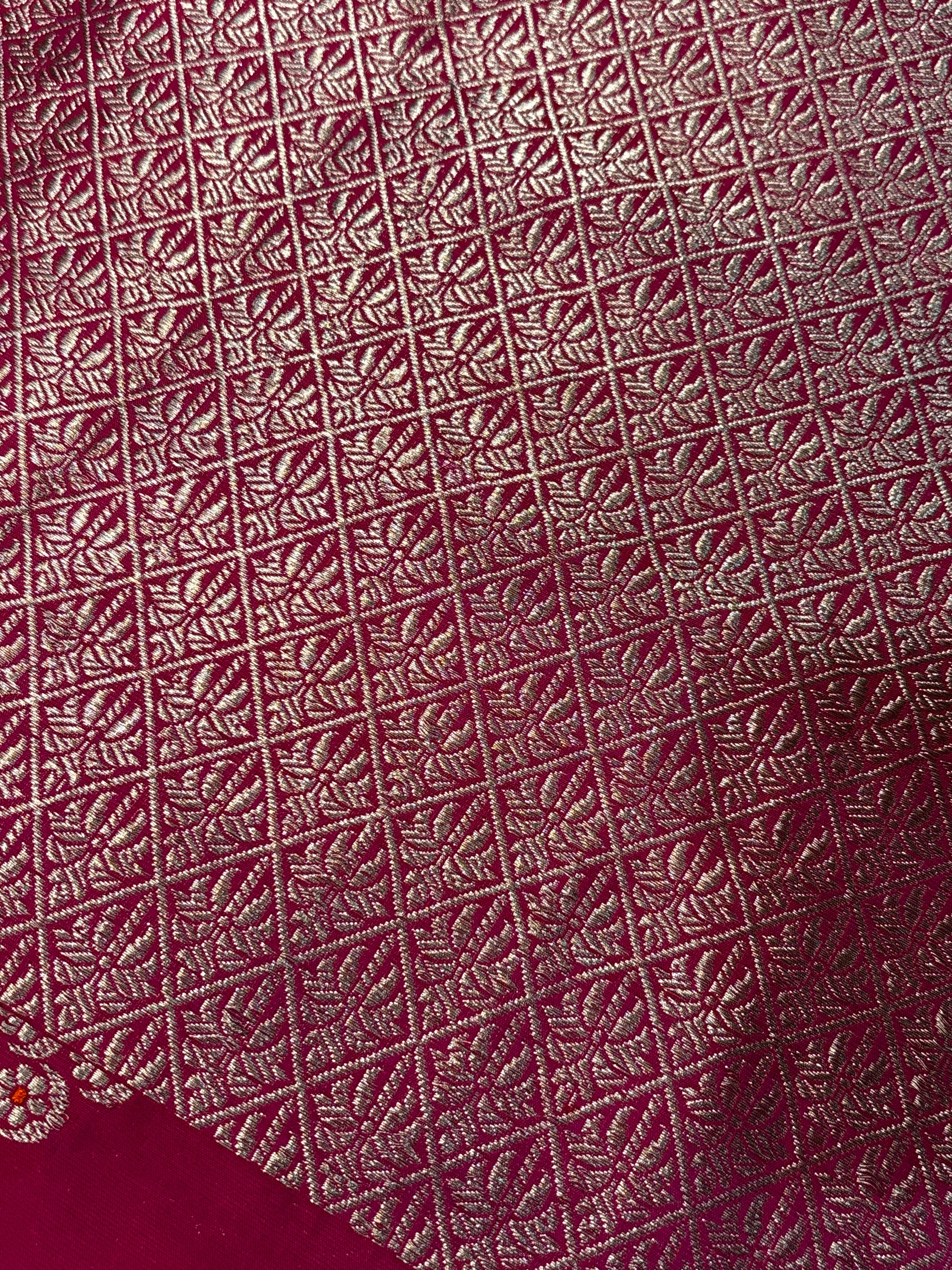 Banarasi Silk with Zigzag long Border