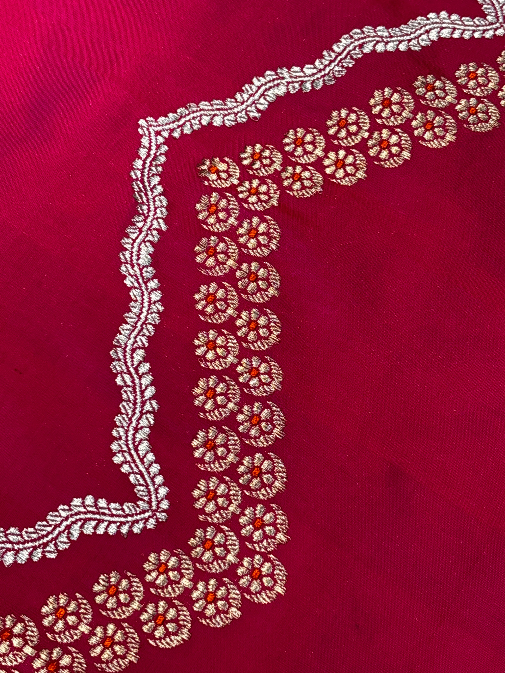 Banarasi Silk with Zigzag long Border